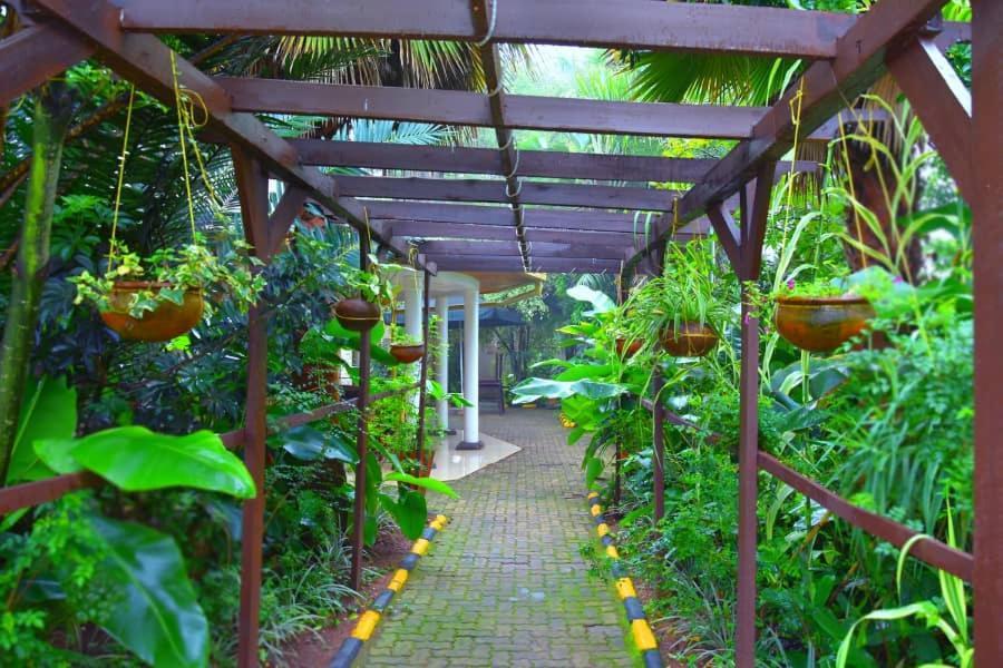 Random Park Hotel Kigali Exterior photo