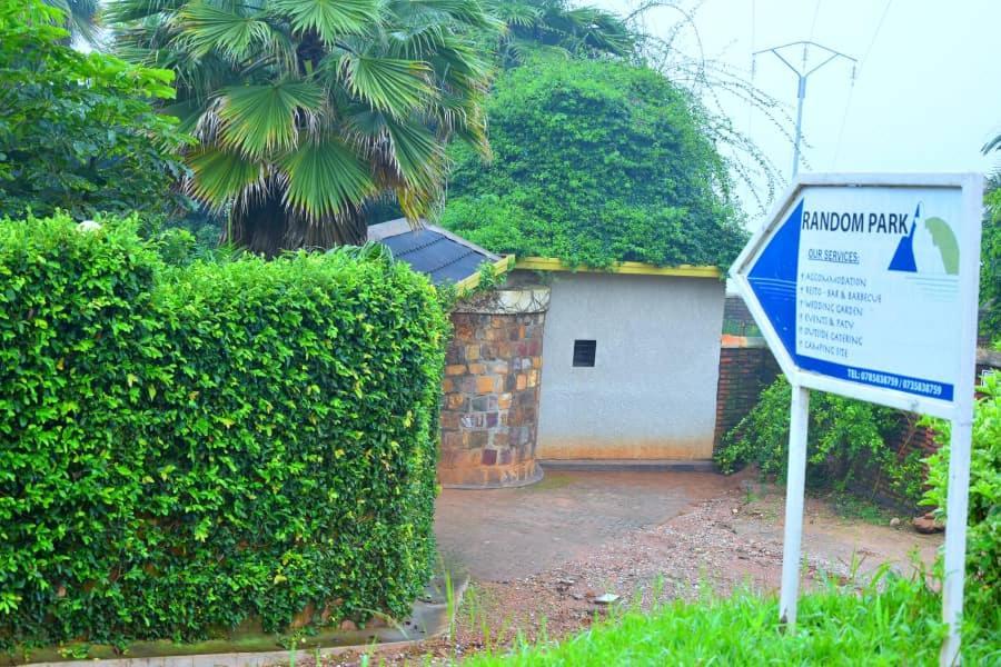 Random Park Hotel Kigali Exterior photo